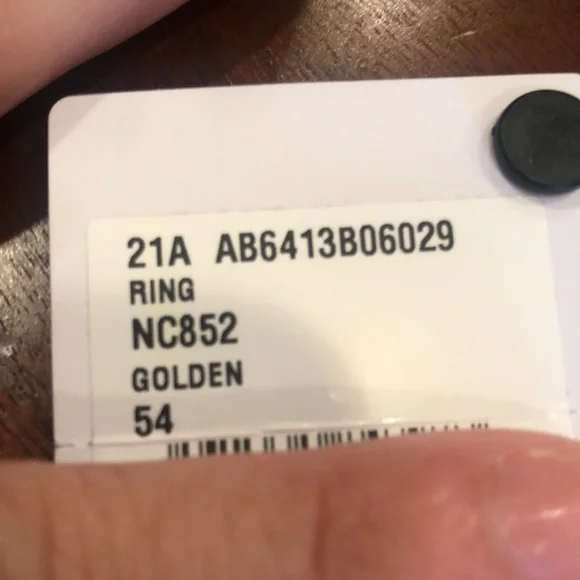 CHANEL Golden Ring - Picture 6 of 9